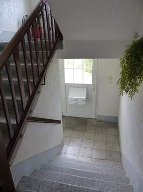 Treppenhaus - 3 Zimmer Etagenwohnung zur Miete in Cavertitz