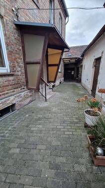 Innenhof - 9 Zimmer Mehrfamilienhaus, Wohnhaus in Hötensleben