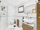 Bad mit Dusche OG - 