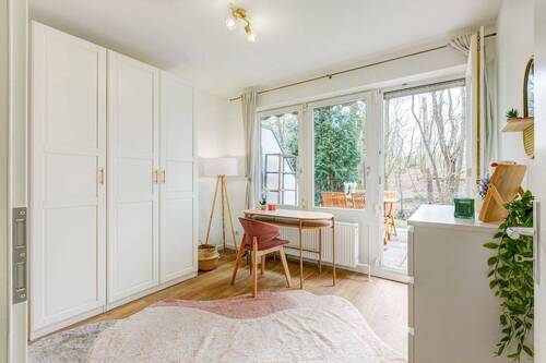 Wohnzimmer mit Blick ins Grüne - 