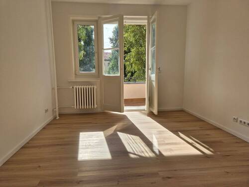 Wohnzimmer - 3 Zimmer Etagenwohnung in Berlin