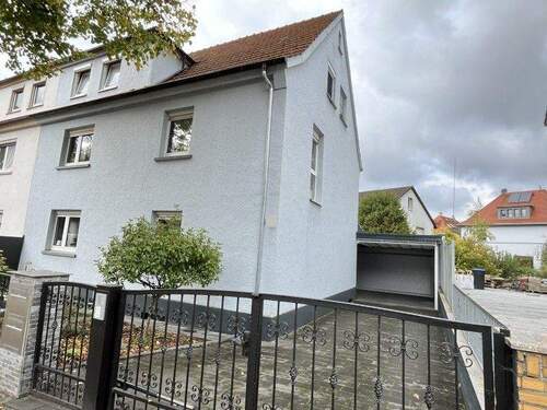 Außenansicht - Schickes Zweifamilienhaus in Bad Vilbeler Waldnähe!