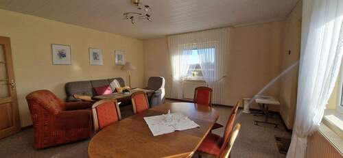 Wohnzimmer - 4 Zimmer Bungalow in Schöningen