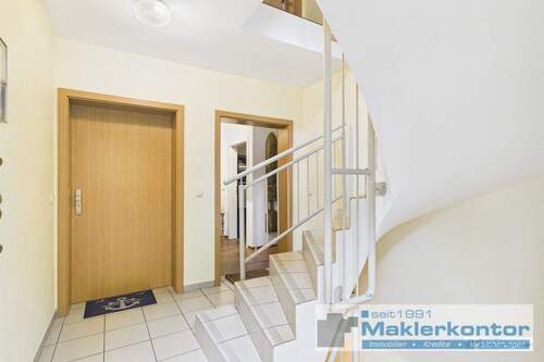 Treppenhaus - 2 Zimmer Etagenwohnung zum Kaufen in Waren