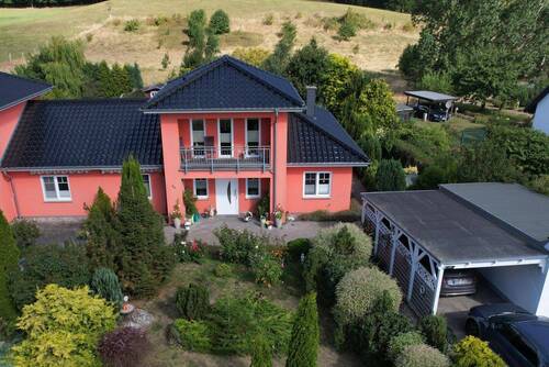 Bild 1 - Design trifft Natur - Doppelhaushälfte im Bauhausstil mit Wasserblick auf Rügen