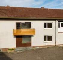 Zweifamilienhaus mit 3 Garagen und Werkstatt - Ertingen