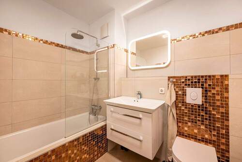 Modernes Badezimmer - 