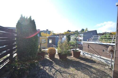 Dachterrasse - Großes RMH in ruhiger Lage auf der Diezenhalde mit Dachterrasse !