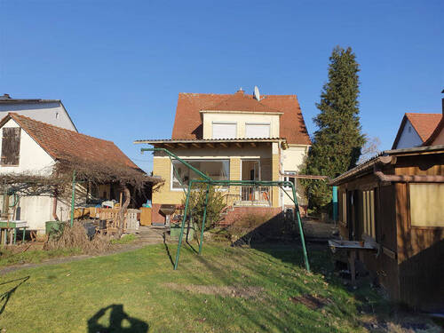 Gartenansicht Wohnhaus und Nebengebäude - 6 Zimmer Einfamilienhaus zum Kaufen in Erlensee