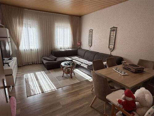 Wohnzimmer - +++ LU.-HEMHSHOF: AKTUELL VERMIETET! SCHÖNE, HELLE 3 ZKB – ETW MIT BALKON UND KELLER ZU VERKAUFEN +++