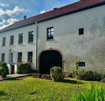 Charmantes Bauernhaus mit viel Potenzial und großem Grundstück! Direkt gegenüber Fußgängerbrücke nach Echternach! - Echternacherbrück