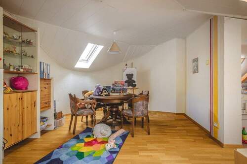 Zimmer im Dachgeschoss - 