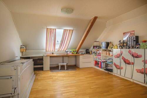 Zimmer im Dachgeschoss - 