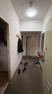 Flur - 3 Zimmer Etagenwohnung in Berlin