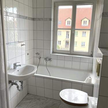 Bad - Mehrfamilienhaus, Wohnhaus in Pirna zum Kaufen