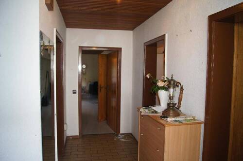 Bild 3 - 4 Zimmer Einfamilienhaus in Niederkassel