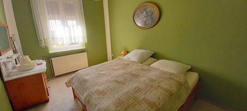 12 Whg. rechts Schlafzimmer EG.jpg - 
