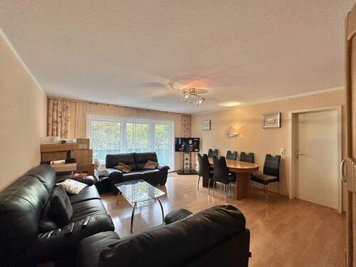 Wohn-/ Esszimmer - 