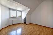 Schönes Schlafzimmer zum Innenhof - 