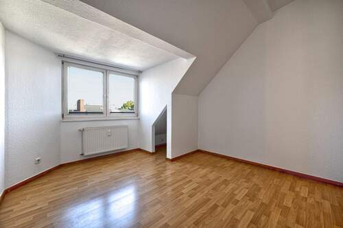 Schönes Schlafzimmer zum Innenhof - 