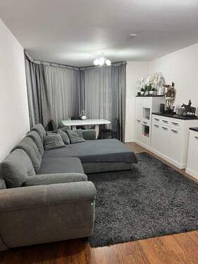 Wohnzimmer - 2 Zimmer Etagenwohnung zum Kaufen in Mönchengladbach