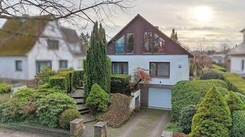 Außenansicht - 7 Zimmer Einfamilienhaus zum Kaufen in Wedel