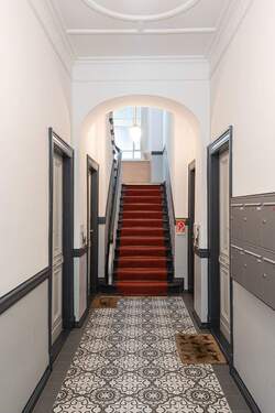 Treppenhaus Seitenflügel - 3 Zimmer Terrassenwohnung in Berlin