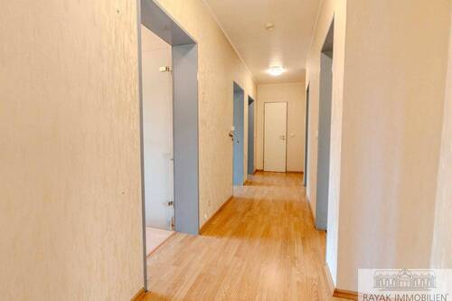 Diele - 4 Zimmer Etagenwohnung in Düsseldorf Wersten