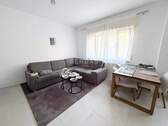 Wohnzimmer EG - Attraktives 4-Familienhaus in zentraler Lage von Stuttgart-Obertürkheim
