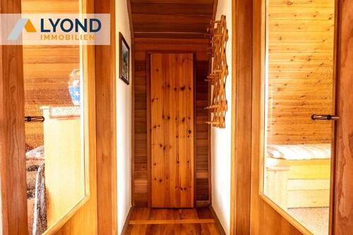 Zugang zu Zimmern im OG - 