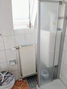 Bad mit Dusche und Gastherme - 