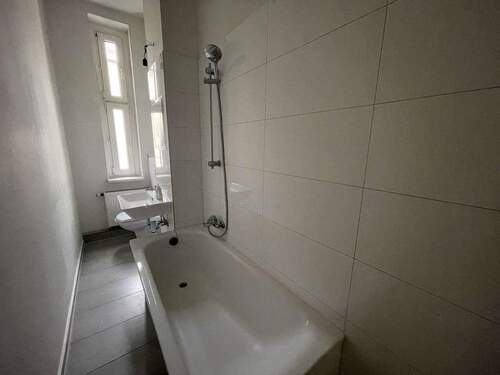 4 - 2 Zimmer Etagenwohnung in Berlin