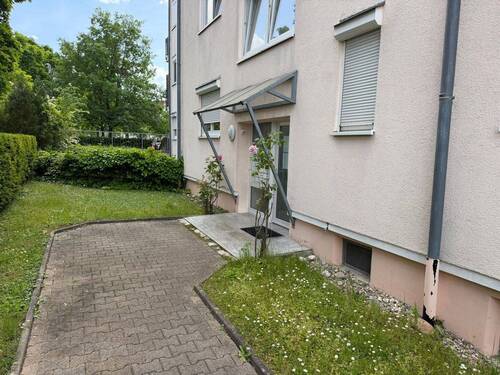 Hauseingang - Etagenwohnung mit 73,40 m&sup2; in Karlsruhe zum Kaufen
