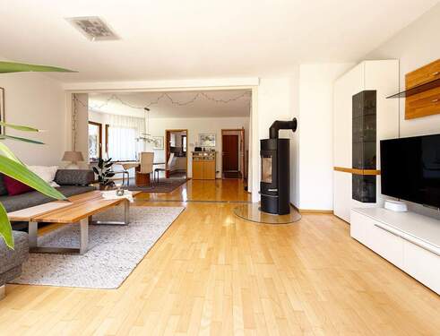 Wohnen / Essen mit Kamin - 