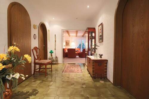 Großzügiger Eingangsbereich - 6 Zimmer Einfamilienhaus in Buchholz in der Nordheide