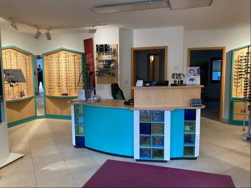 Ausstellung & Kundenbereich - Gewerbeeinheit Erdgeschoss - Mehrfamilienhaus, Wohnhaus mit 100,00 m&sup2; in Steinbach-Hallenberg zum Kaufen