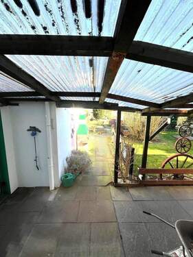 teilw. überdachte Terrasse - 
