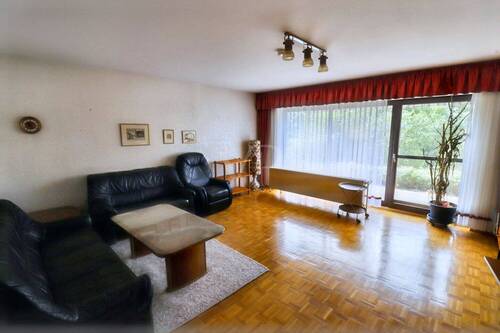 Wohnzimmer - 7 Zimmer Einfamilienhaus in Dombühl