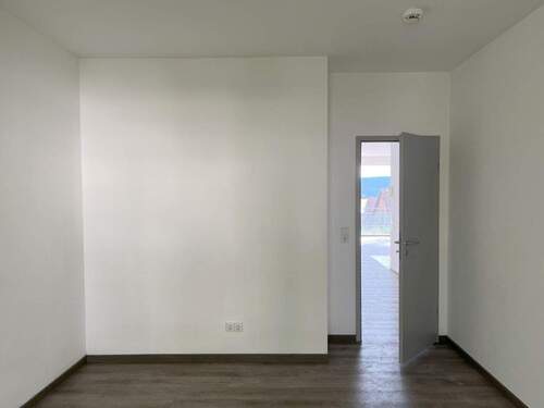 Arbeits- oder Kinderzimmer - 