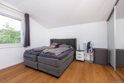 helles Elternschlafzimmer Stadthaus - 