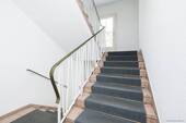 gepflegtes Treppenhaus - Mehrfamilienhaus, Wohnhaus mit 1,25 m&sup2; in München zum Kaufen