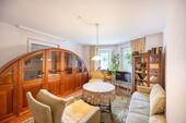 Wohnzimmer - 6 Zimmer Einfamilienhaus zum Kaufen in Weinsberg