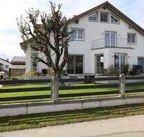 Exklusive Wohnung im Obergeschoss. In einem Weiler nahe Kumhausen.