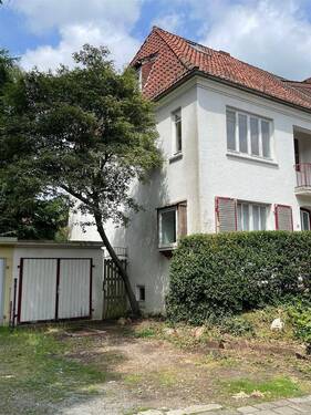 Haus und Garage - 5 Zimmer Reihenendhaus zum Kaufen in Bremen