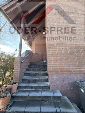 Eingang Hauptwohnung - Mehrfamilienhaus, Wohnhaus mit 245,00 m&sup2; in Fürstenwalde/Spree zum Kaufen