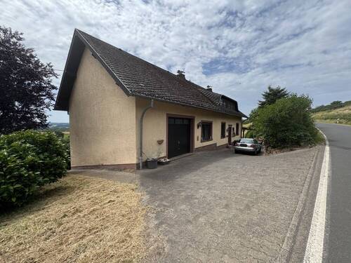 Hausfront - Gemütliches Einfamilienhaus mit schönem großen Garten! L - Vianden 10min!