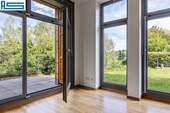 Tolle Blickachsen durch bodentiefe Fenster - 