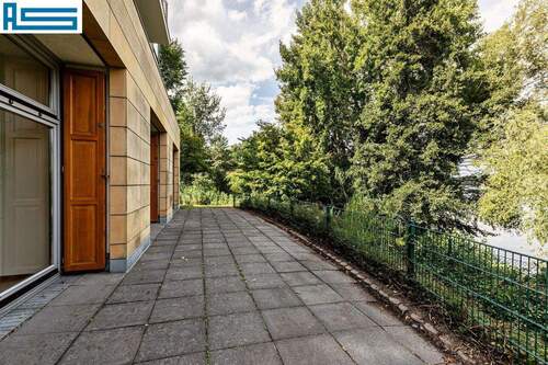 Terrasse, Blick nach Westen - 