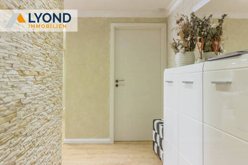 Flur - 3 Zimmer Etagenwohnung zum Kaufen in Schramberg / Sulgen