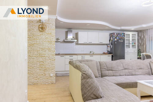 Wohn- und Essbereich mit Einbauküche - Etagenwohnung mit 72,00 m&sup2; in Schramberg / Sulgen zum Kaufen